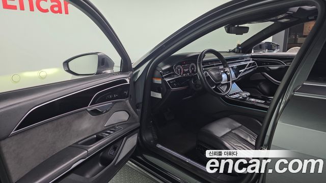 Audi A8 2021 — photo 10