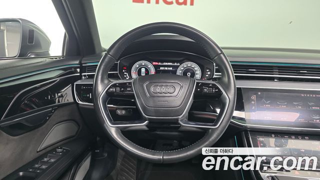 Audi A8 2021 — photo 12
