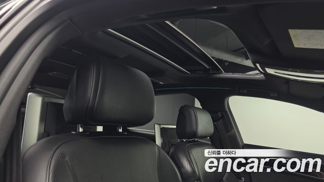 Audi A8 2021 — photo 17