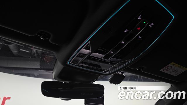 Audi A8 2021 — photo 19