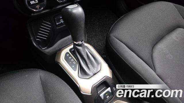 Jeep Renegade 2017 — photo 9