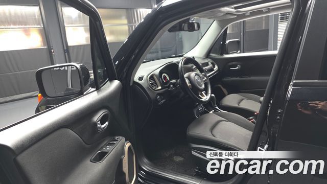 Jeep Renegade 2017 — photo 10