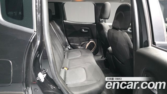 Jeep Renegade 2017 — photo 11