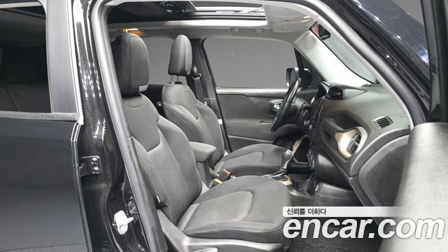Jeep Renegade 2017 — photo 12