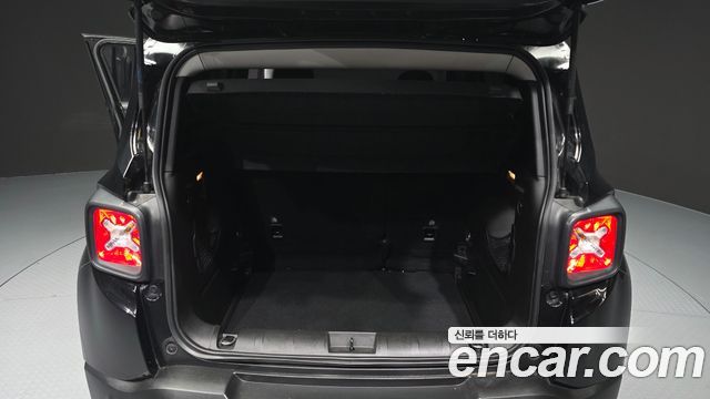 Jeep Renegade 2017 — photo 20