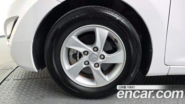 Hyundai AVANTE 2016 — photo 5