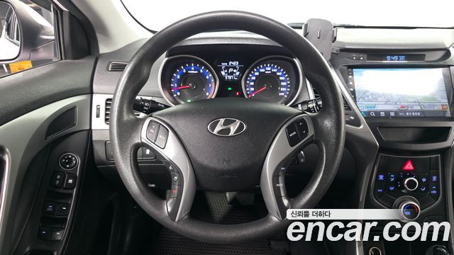Hyundai AVANTE 2016 — photo 12