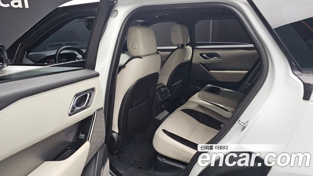 Land Rover Range Rover Velar 2018 — photo 18