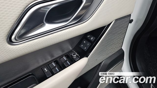 Land Rover Range Rover Velar 2018 — photo 23