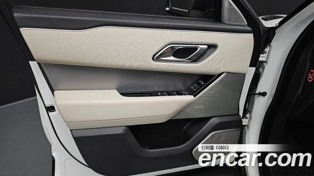 Land Rover Range Rover Velar 2018 — photo 14