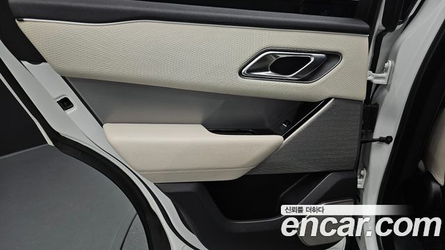 Land Rover Range Rover Velar 2018 — photo 15