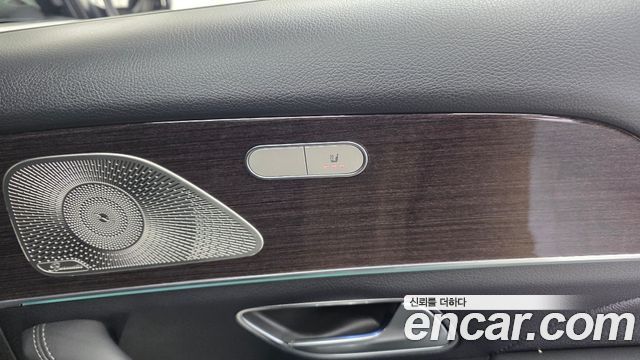 Mercedes-Benz GLE-Class 2021 — photo 18