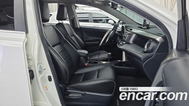 Toyota RAV4 2014 — photo 11