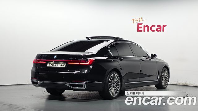 BMW 7-Series 2020 — photo 2