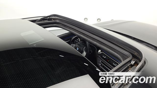 BMW 7-Series 2020 — photo 17