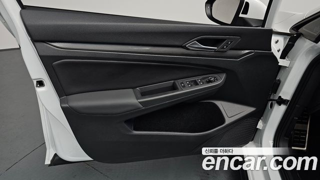 Volkswagen Golf 2024 — photo 14