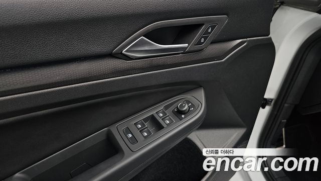 Volkswagen Golf 2024 — photo 29