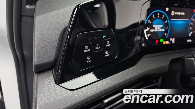Volkswagen Golf 2024 — photo 31