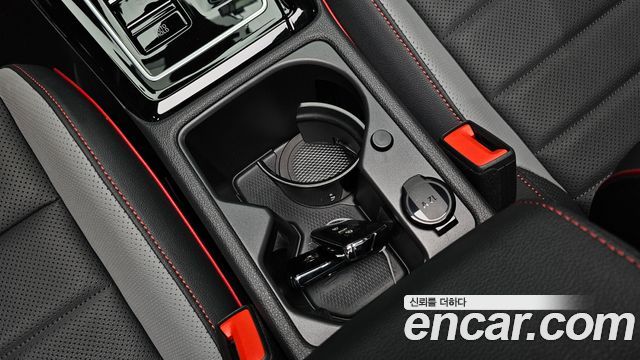 Volkswagen Golf 2024 — photo 36