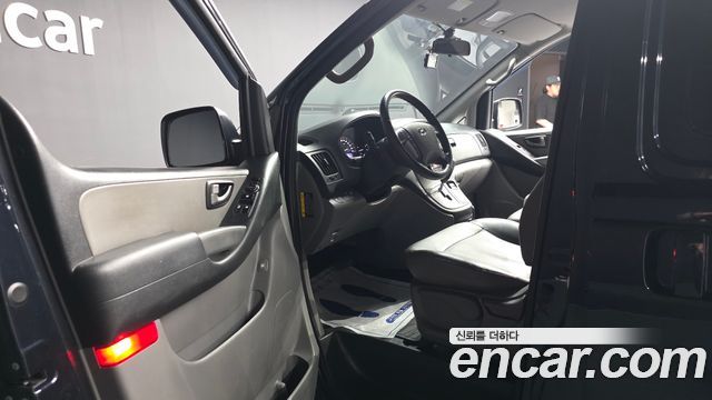 Hyundai Starex 2019 — photo 10