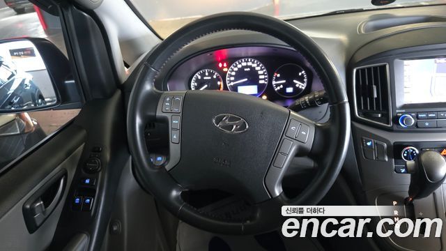 Hyundai Starex 2019 — photo 13
