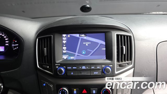 Hyundai Starex 2019 — photo 14