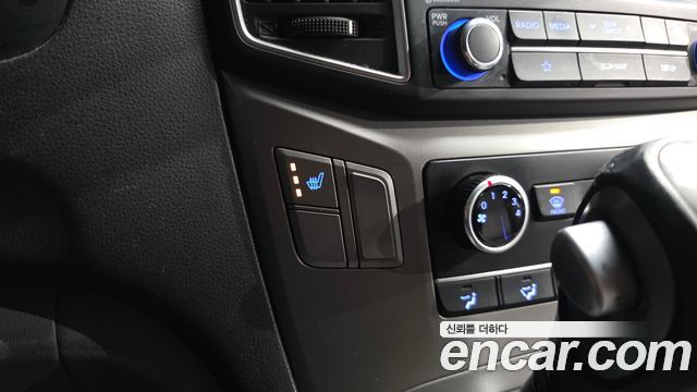 Hyundai Starex 2019 — photo 18
