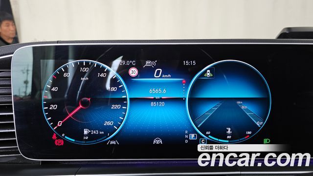 Mercedes-Benz GLS-Class 2022 — photo 11