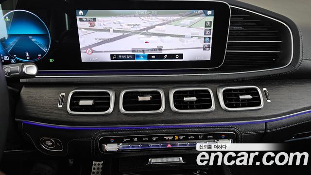 Mercedes-Benz GLS-Class 2022 — photo 20