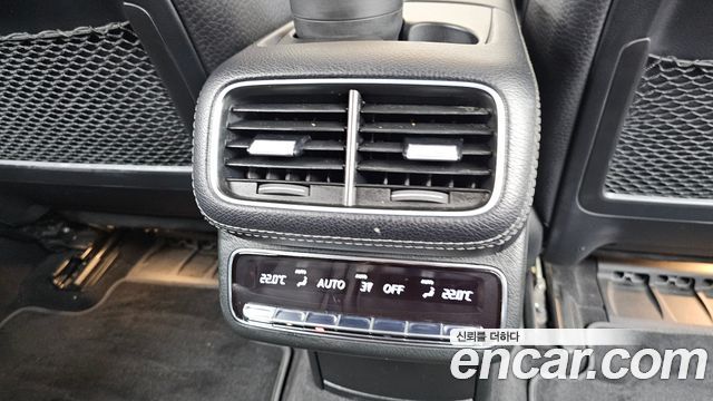 Mercedes-Benz GLS-Class 2022 — photo 30