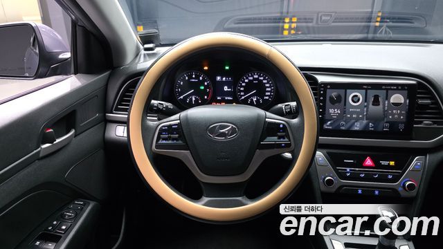 Hyundai AVANTE 2017 — photo 13