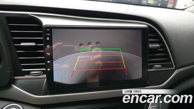 Hyundai AVANTE 2017 — photo 15