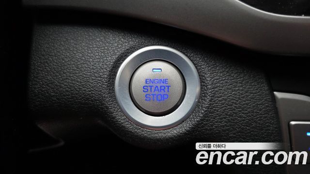 Hyundai AVANTE 2017 — photo 17