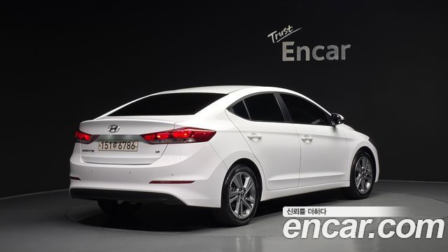 Hyundai AVANTE 2018 — photo 2