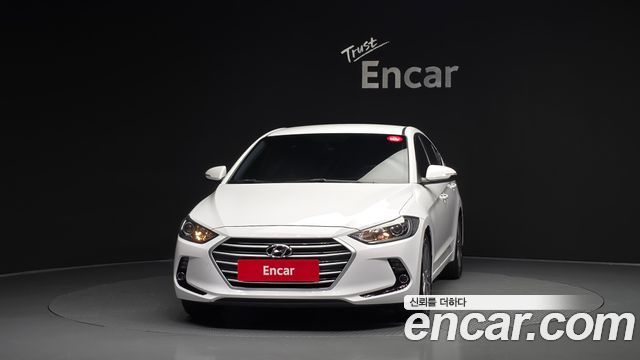 Hyundai AVANTE 2018 — photo 3