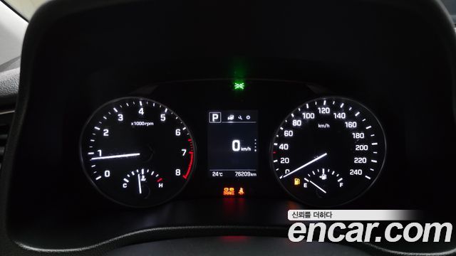Hyundai AVANTE 2018 — photo 8