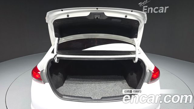 Hyundai AVANTE 2018 — photo 20