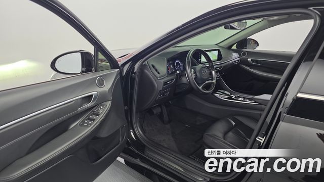 Hyundai Sonata 2022 — photo 13
