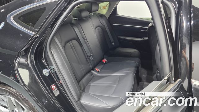 Hyundai Sonata 2022 — photo 18