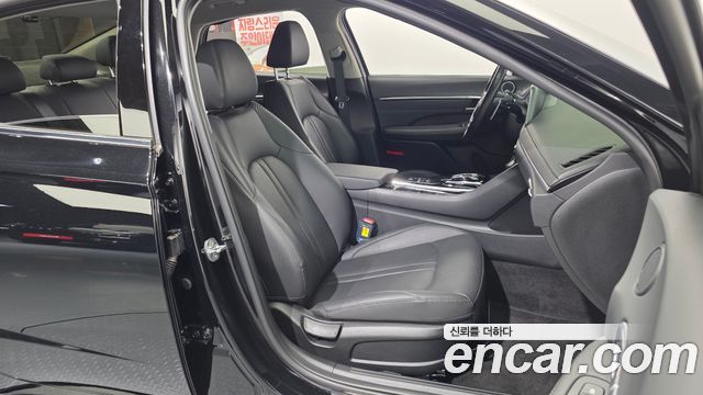 Hyundai Sonata 2022 — photo 16