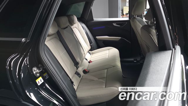 Audi Q4 e-tron 2026 — photo 12