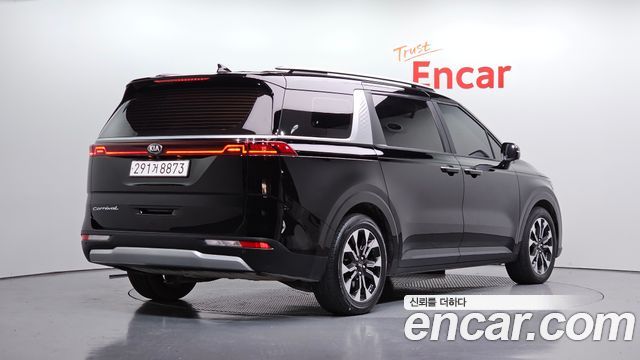 Kia Canival 2021 — photo 2