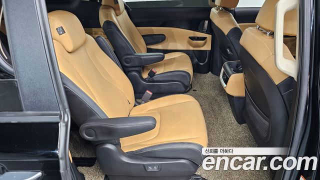 Kia Canival 2021 — photo 17