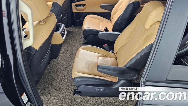 Kia Canival 2021 — photo 18