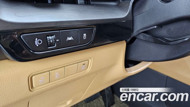 Kia Canival 2021 — photo 24