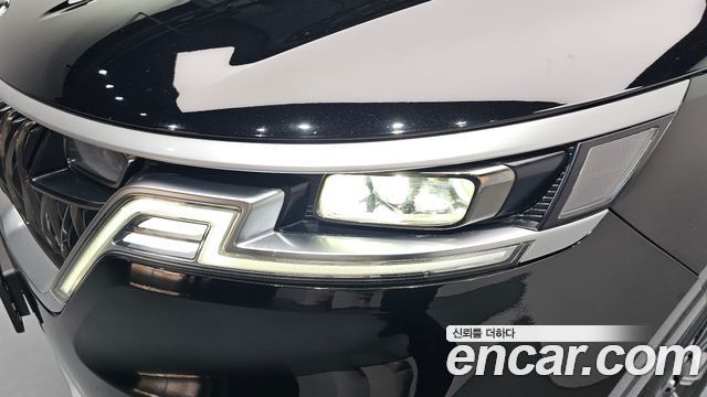 Kia Canival 2021 — photo 8
