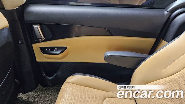 Kia Canival 2021 — photo 15