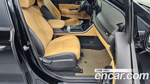 Kia Canival 2021 — photo 16