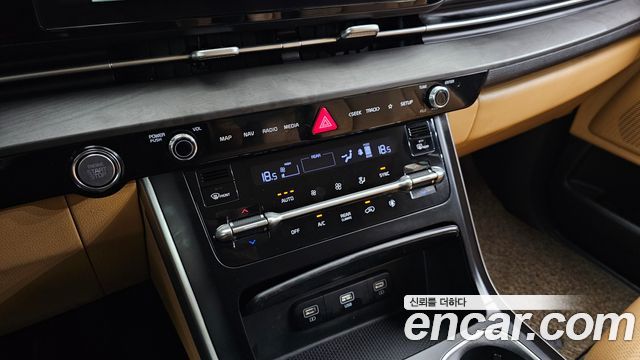 Kia Canival 2021 — photo 28