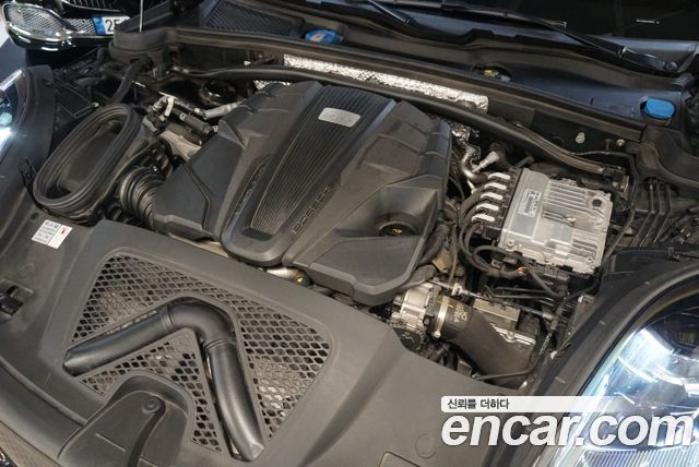 Porsche Macan 2022 — photo 7